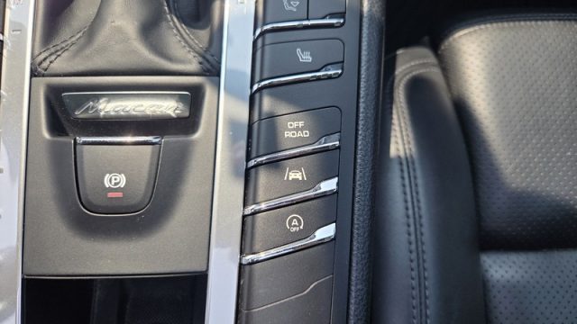 PORSCHE Macan usata, con Bracciolo