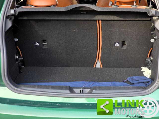 MINI Cooper usata, con USB