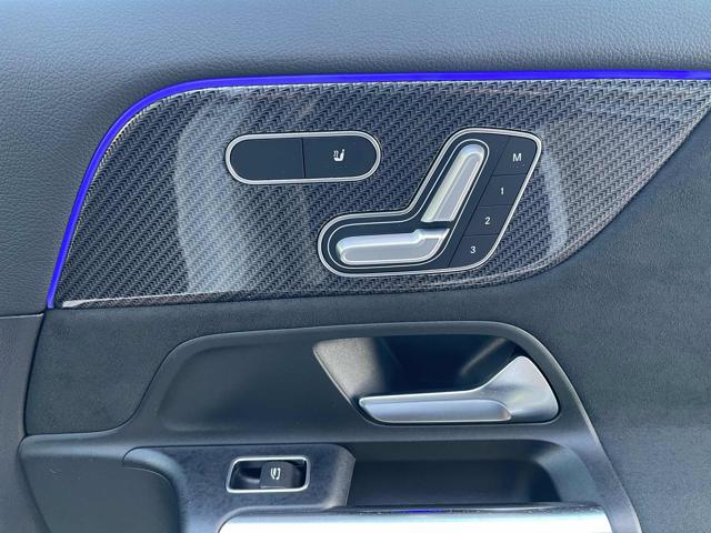 MERCEDES-BENZ GLA 200 usata, con Autoradio digitale