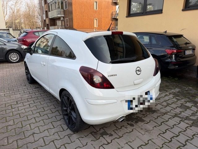 OPEL Corsa usata, con Autoradio