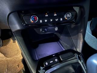 OPEL Corsa usata, con Park Distance Control