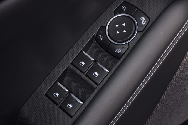 FORD Mustang Mach-E usata, con Interni in pelle