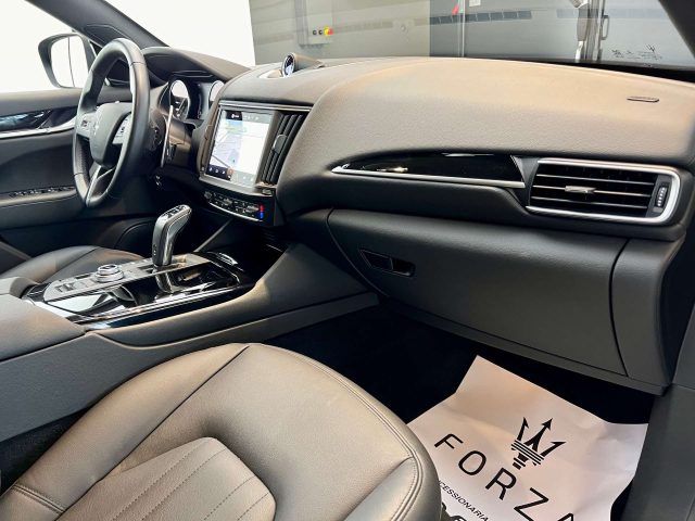MASERATI Levante usata, con Volante in pelle