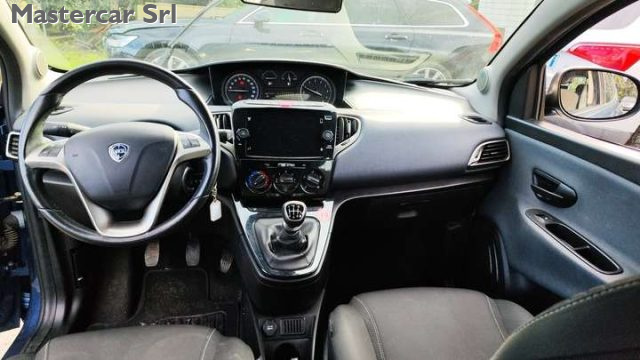 LANCIA Ypsilon usata, con Autoradio