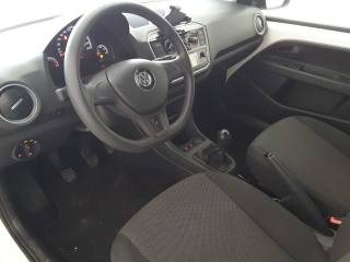 VOLKSWAGEN up! usata, con Autoradio