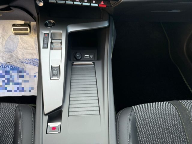 PEUGEOT 408 usata, con Sensori di parcheggio posteriori