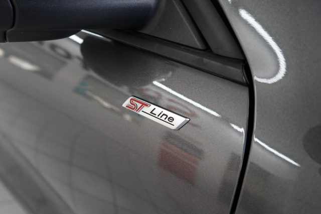 FORD Kuga usata, con Portellone posteriore elettrico