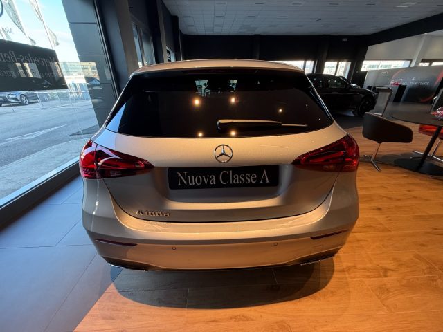 MERCEDES-BENZ A 180 usata, con Alzacristalli elettrici
