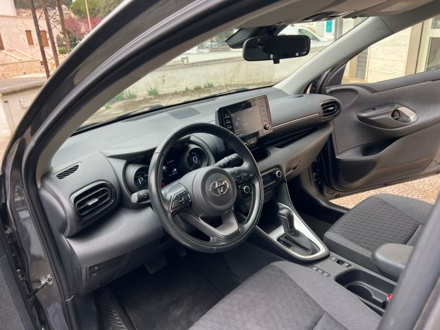 TOYOTA Yaris usata 12