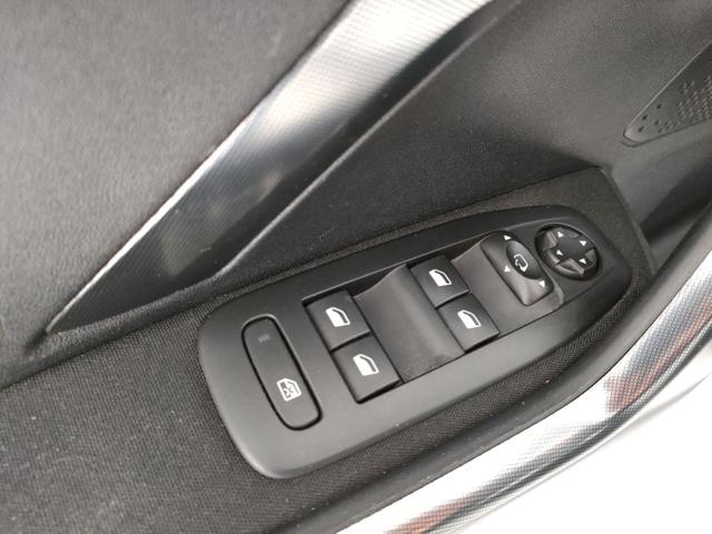 PEUGEOT 2008 usata, con Sistema di navigazione