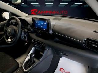 TOYOTA Yaris usata 18