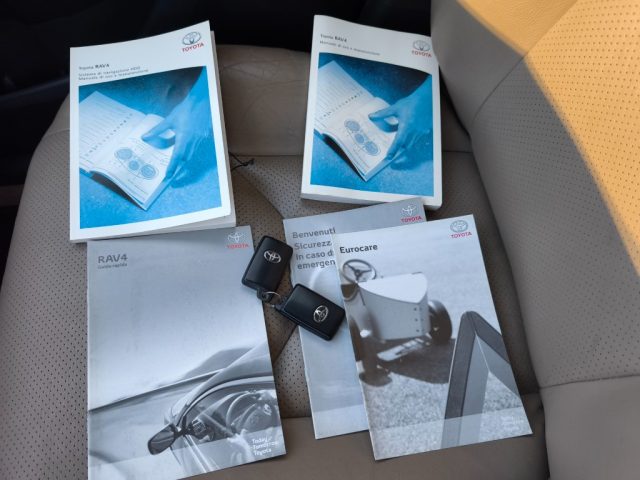 TOYOTA RAV 4 MY23 usata, con Fari Xenon