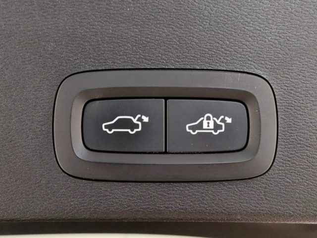 VOLVO XC40 usata, con Controllo elettronico della corsia