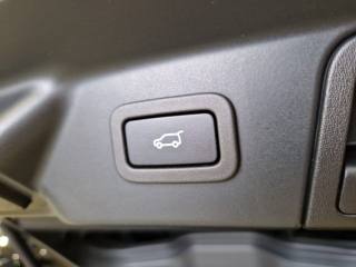 LAND ROVER Range Rover Velar usata, con Regolazione elettrica sedili