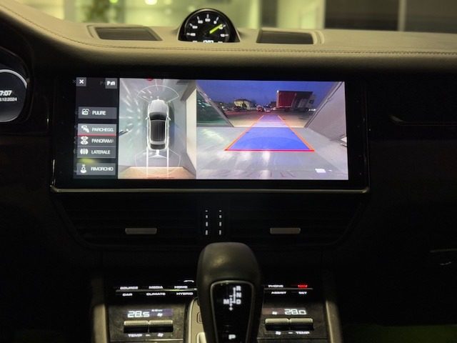 PORSCHE Cayenne usata, con Park Distance Control