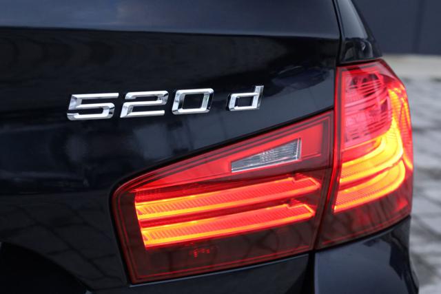 BMW 520 usata, con Sensori di parcheggio anteriori