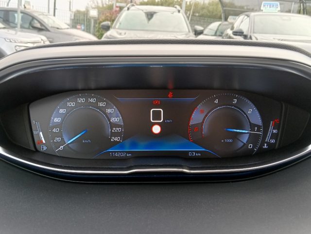 PEUGEOT 5008 usata, con Autoradio