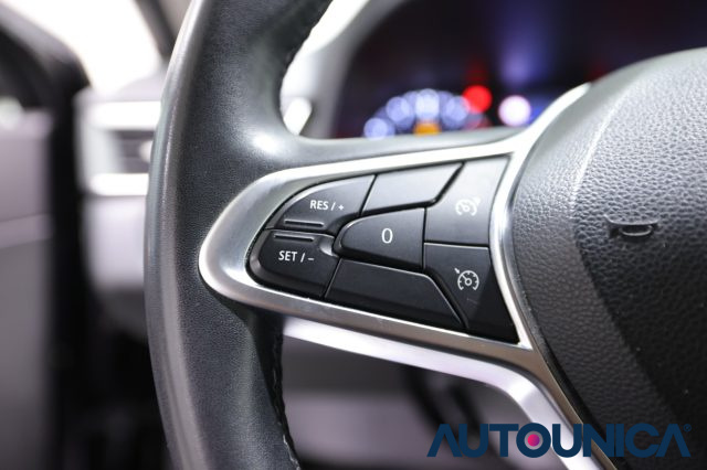 RENAULT Clio usata, con Touch screen