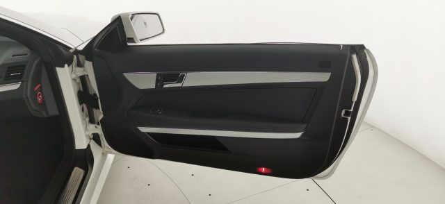MERCEDES-BENZ E 220 usata 59