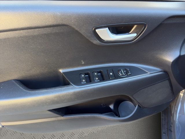 KIA Stonic usata, con Sensori di parcheggio posteriori