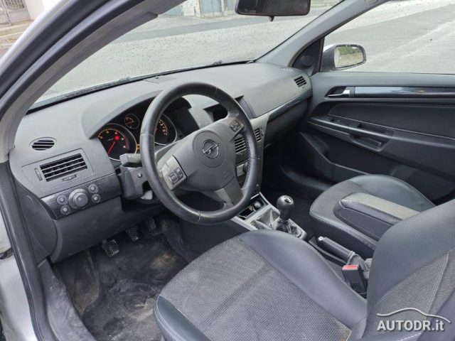 OPEL Astra usata, con Autoradio