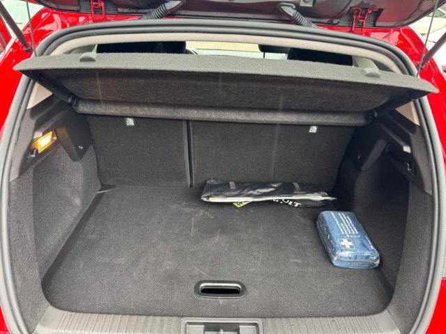 RENAULT Captur usata, con USB