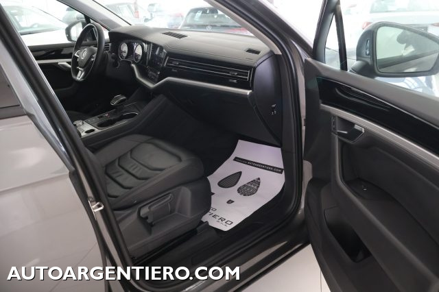 VOLKSWAGEN Touareg usata, con Volante multifunzione