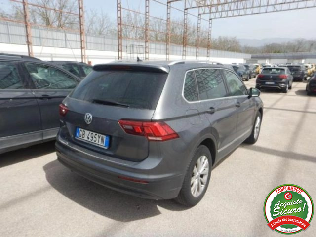 VOLKSWAGEN Tiguan usata, con Airbag laterali