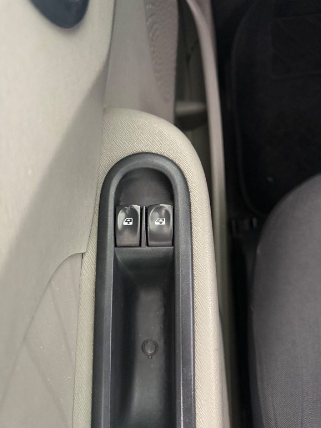 RENAULT Twingo usata 15