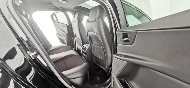 JAGUAR XE usata, con Freno di stazionamento elettrico