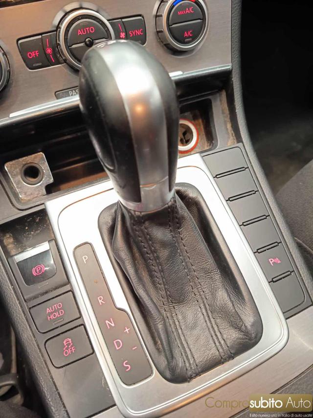 VOLKSWAGEN Passat Variant usata, con Sedile posteriore sdoppiato