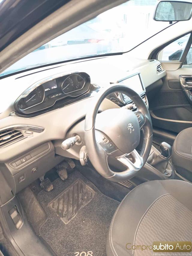 PEUGEOT 208 usata, con Sedile posteriore sdoppiato