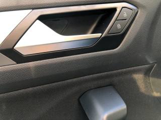 VOLKSWAGEN T-Roc usata, con Sedile posteriore sdoppiato