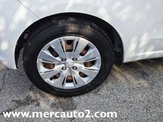 TOYOTA Yaris usata 23