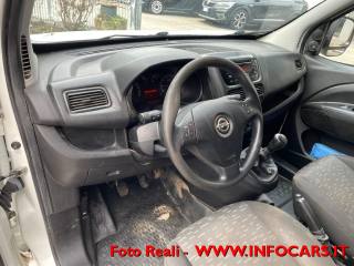 OPEL Combo usata, con USB