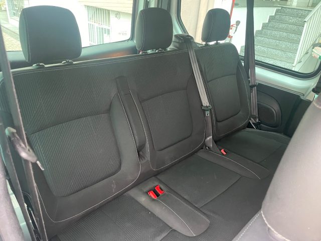 RENAULT Trafic usata, con Sensori di parcheggio posteriori
