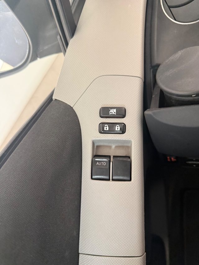 TOYOTA Yaris usata 14