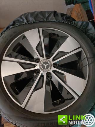 MERCEDES-BENZ V 220 usata, con USB