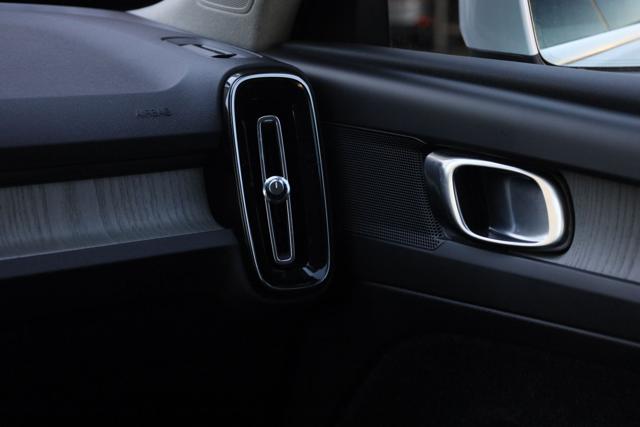 VOLVO XC40 usata, con Luci diurne