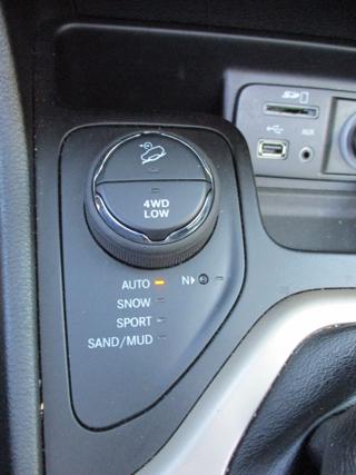 JEEP Cherokee usata 26