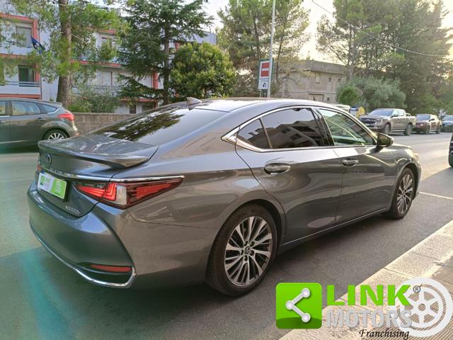 LEXUS ES 300 usata, con Fari LED