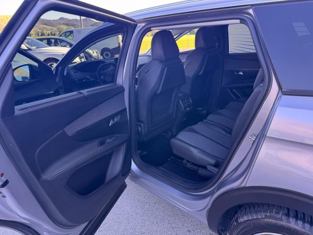 PEUGEOT 5008 usata, con Sistema di navigazione