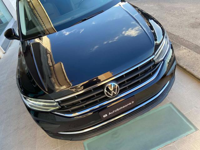VOLKSWAGEN Tiguan usata, con USB