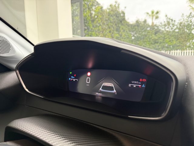 PEUGEOT 208 usata, con USB