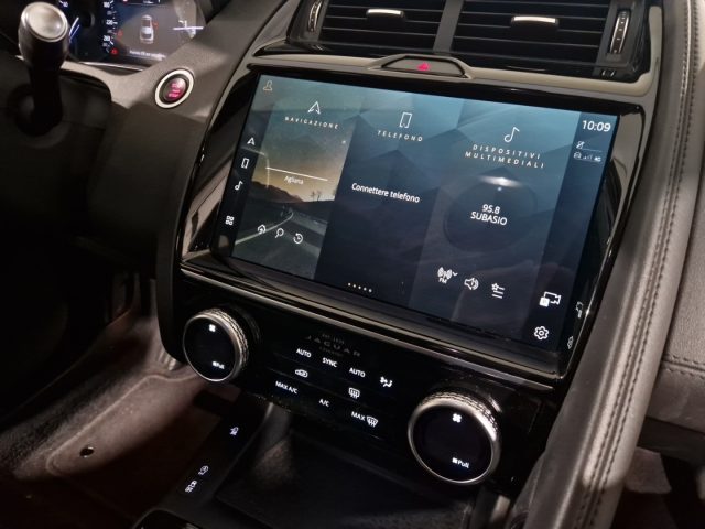 JAGUAR E-Pace usata, con Park Distance Control