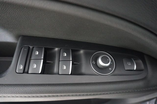 ALFA ROMEO Stelvio usata, con Leve al volante