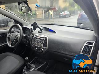 HYUNDAI i20 usata, con Sedile posteriore sdoppiato