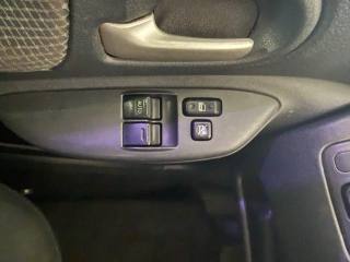 TOYOTA Yaris usata 11