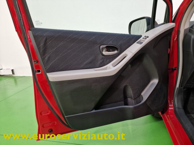TOYOTA Yaris usata 38
