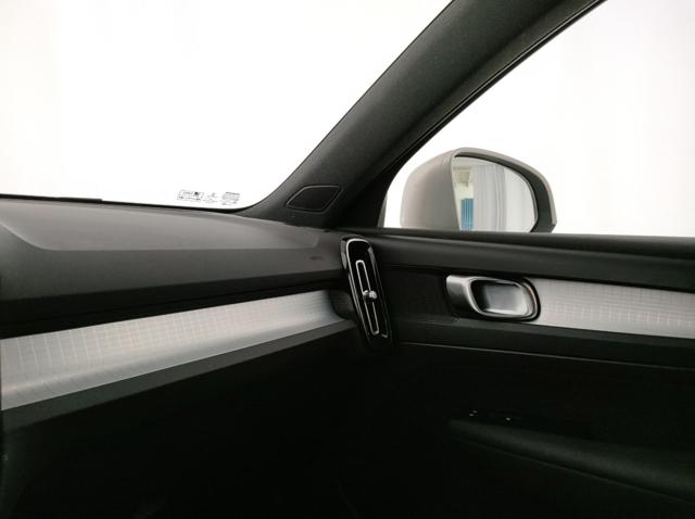 VOLVO XC40 usata, con Volante in pelle